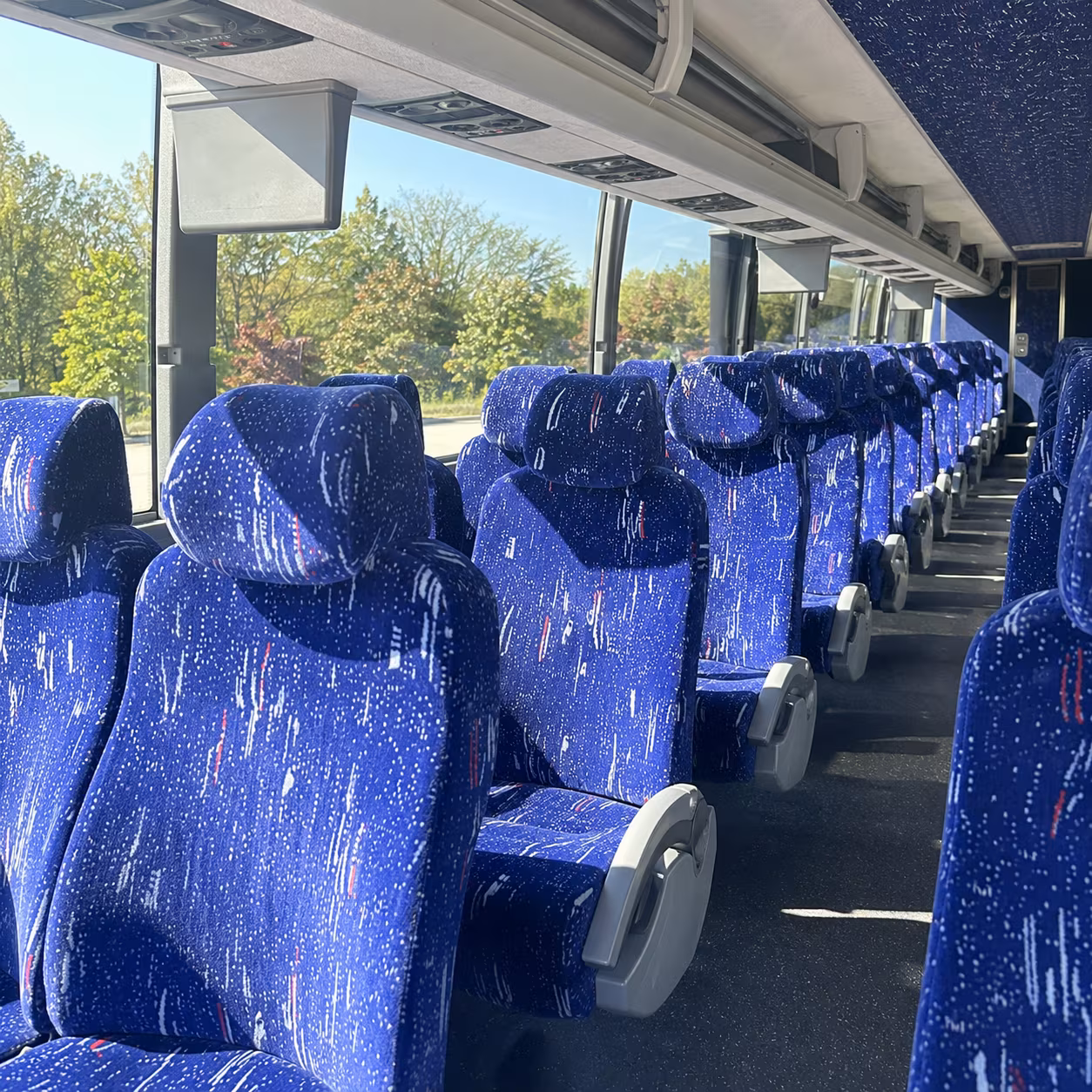 long distance bus trips from rochester to niagara falls and western new york