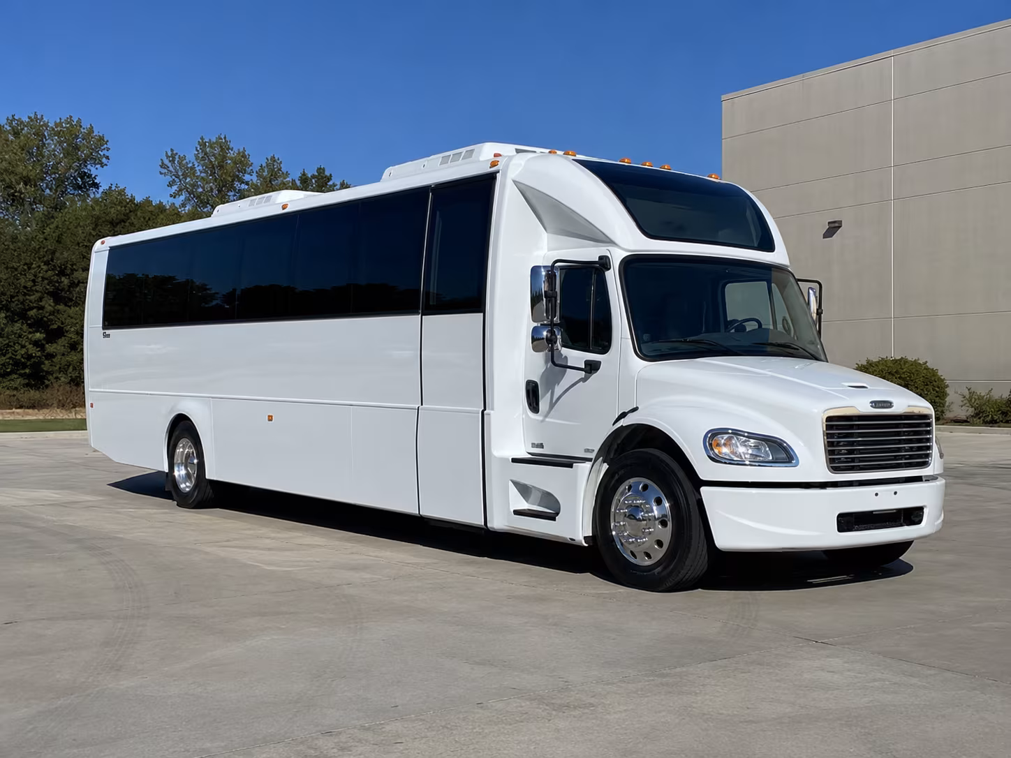 rochester 28 passenger party bus